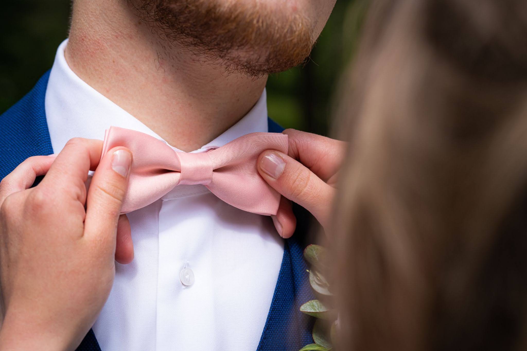 How to Style a Handmade Wedding Tie for a Unique Look