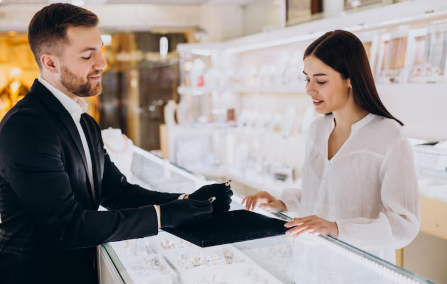 Top Tips for Finding a Reliable Jewelry Store for Engagement Rings